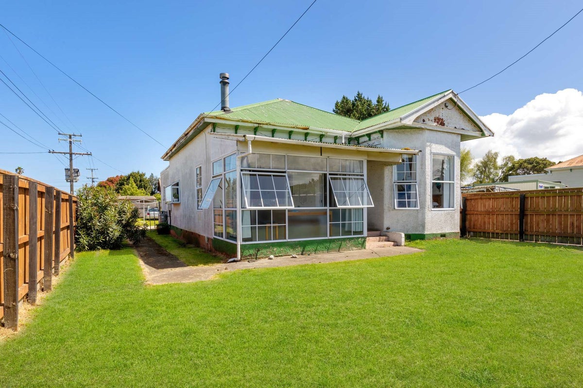 13 Abbot Street, Gonville, Whanganui - Carousel 2