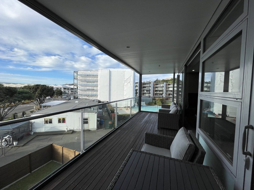 304B/14 West Quay, Ahuriri, Napier - Carousel 1