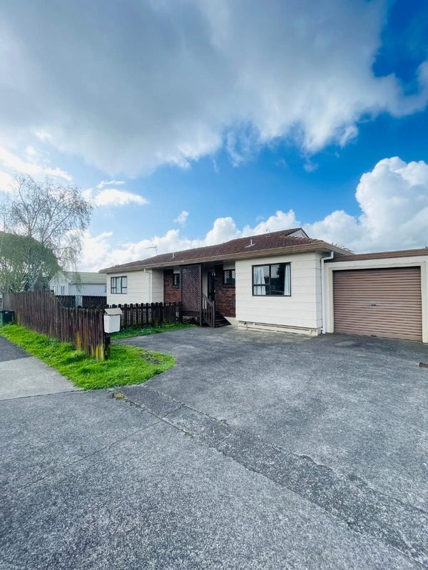 1/2 Jutland Road, Manurewa, Auckland - Carousel 1