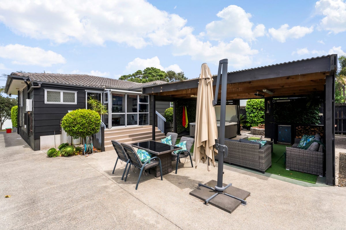 15 Paihia Road, Onehunga, Auckland - Carousel 2