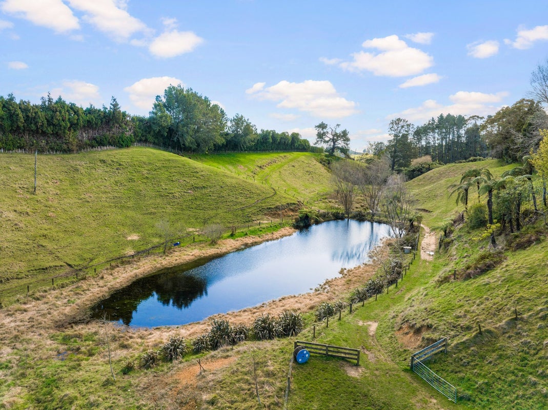 90 Hereford Road, Oropi, Tauranga - Carousel 1