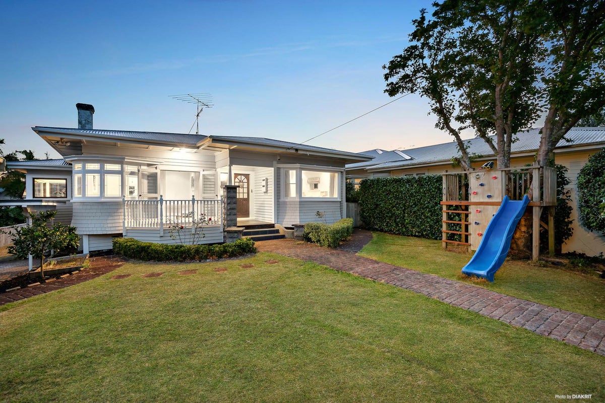 13 William Avenue, Greenlane, Auckland - Carousel 1