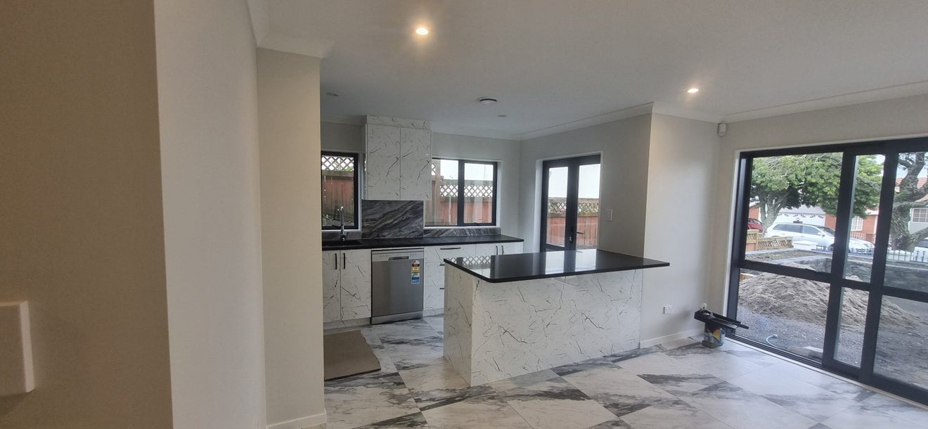 16 Lobelia Rise, Goodwood Heights, Auckland - Carousel 2