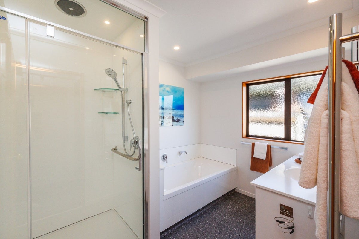 7 Rosebank Avenue, Kelvin Grove, Palmerston North, Manawatu / Whanganui - Carousel 17