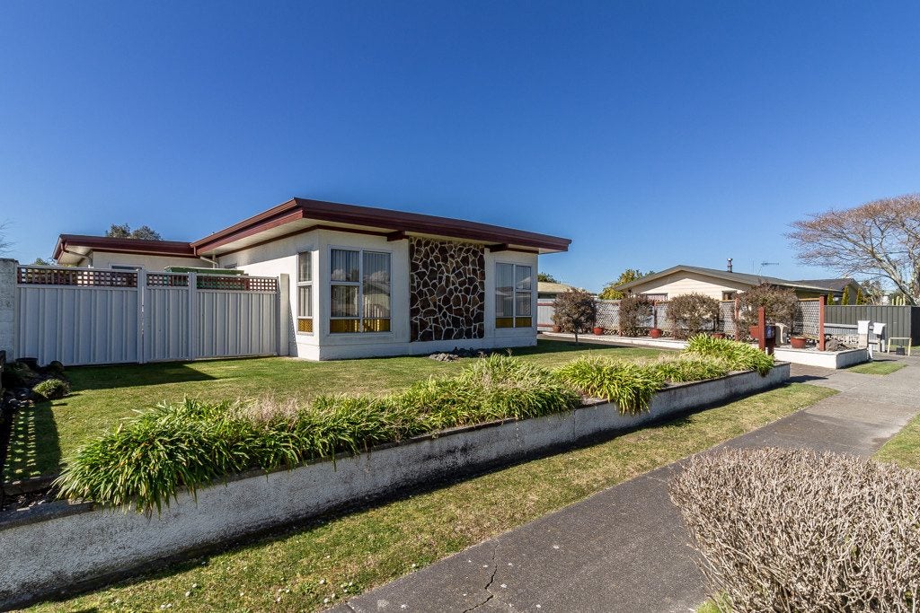 27 Wynyard Crescent, Tamatea, Napier - Carousel 21