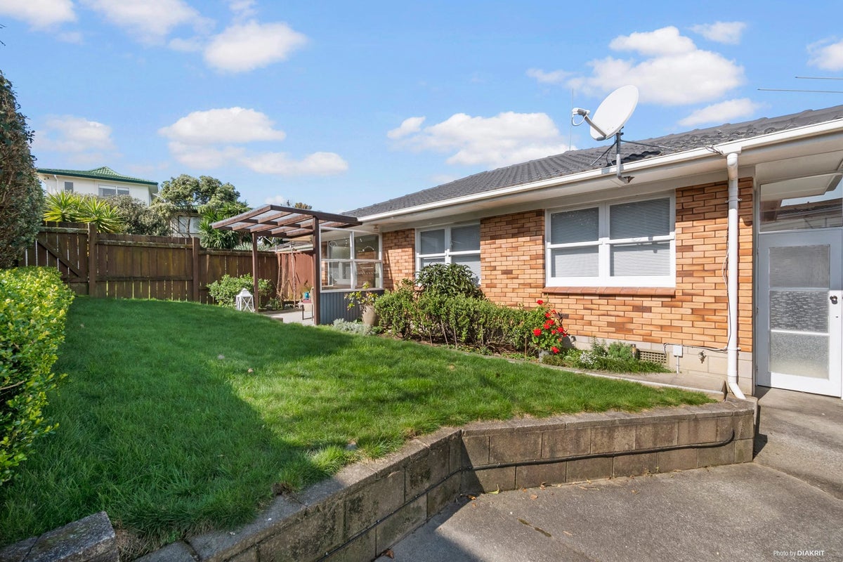 2/3 Landop Terrace, Howick, Auckland - Carousel 2