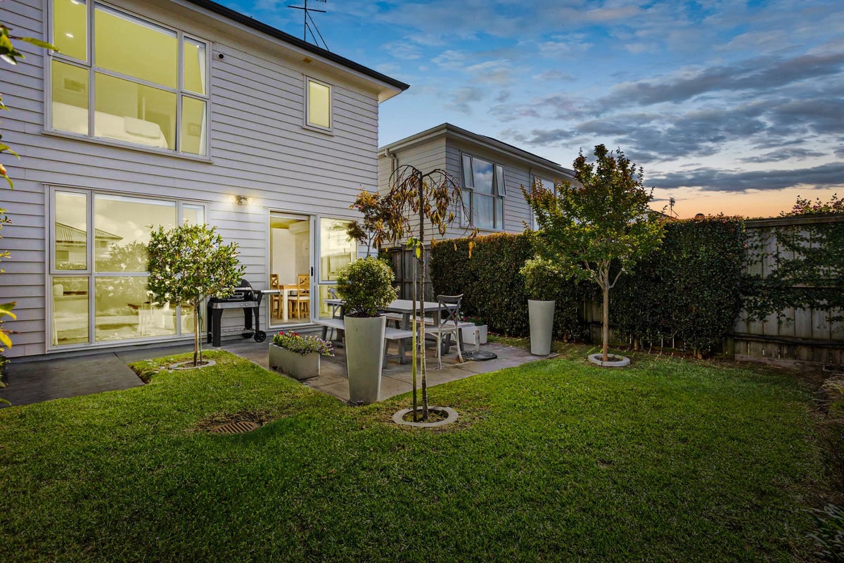 9 Forbes McCammon Drive, Swanson, Auckland - Carousel 1