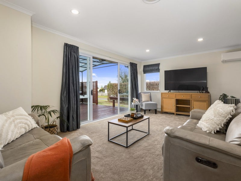 2 Paterson Grove, Pukehangi, Rotorua - Carousel 2