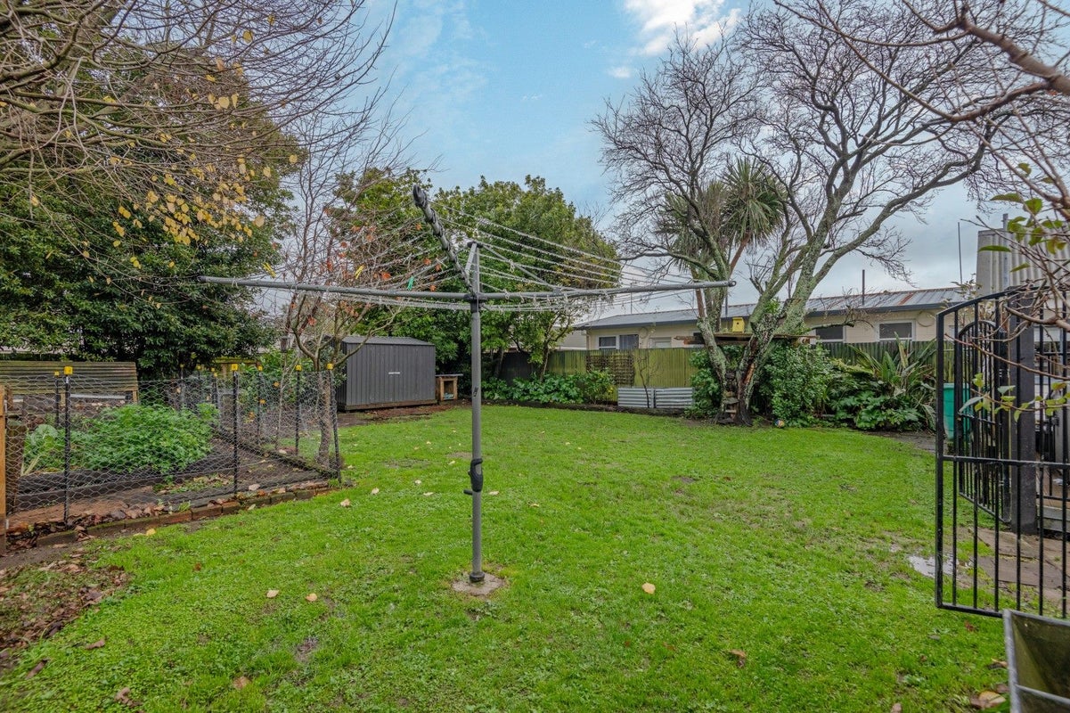 16 Worcester Street, West End, Palmerston North - Carousel 15