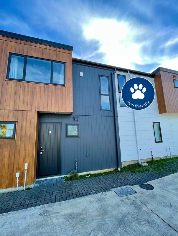 2/105 Canal Road, Avondale, Auckland - Carousel 1