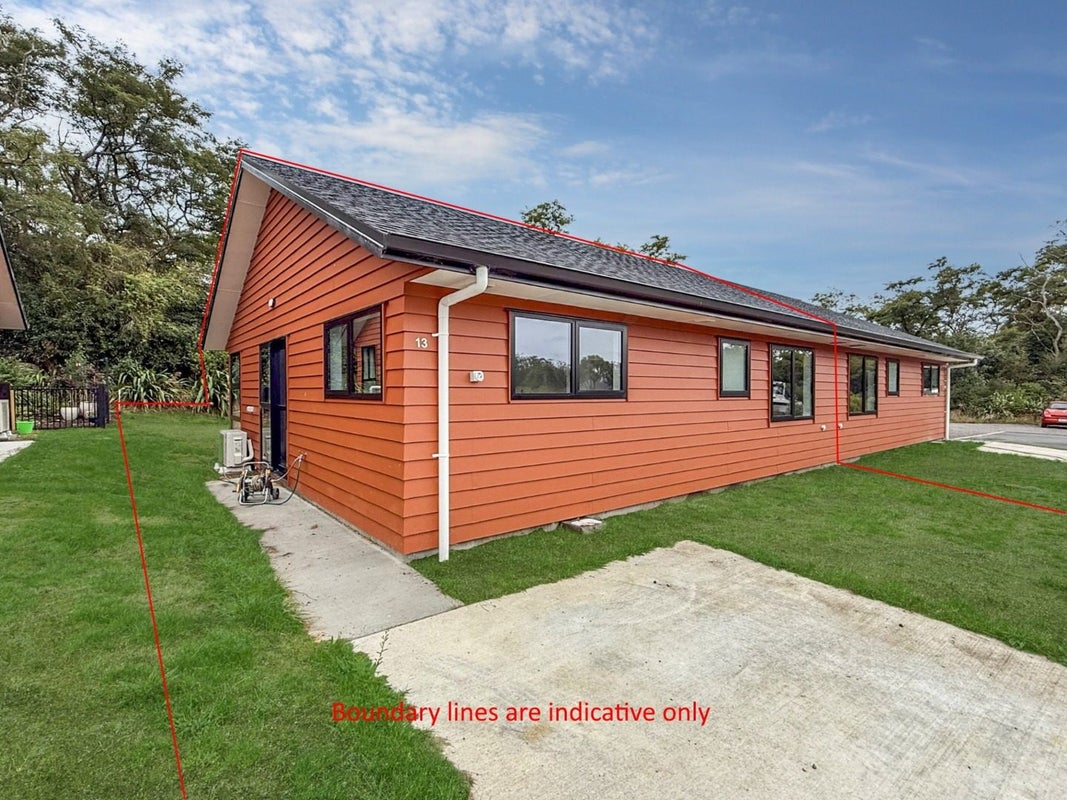 13 Winnie Close, Acacia Bay, Taupo - Carousel 1