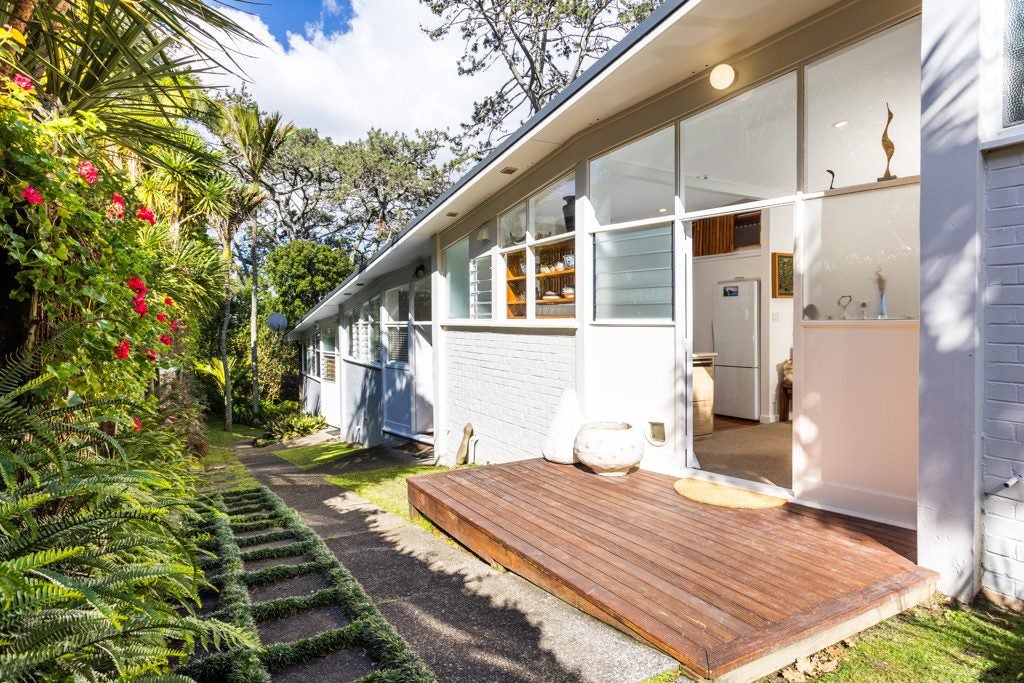 2/26A West End Road, Herne Bay, Auckland - Carousel 2