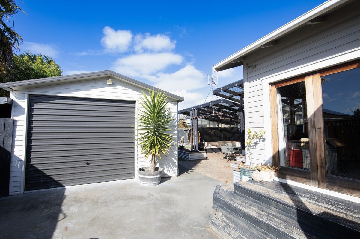 1 Campaign Street, Napier South, Napier - Carousel 18