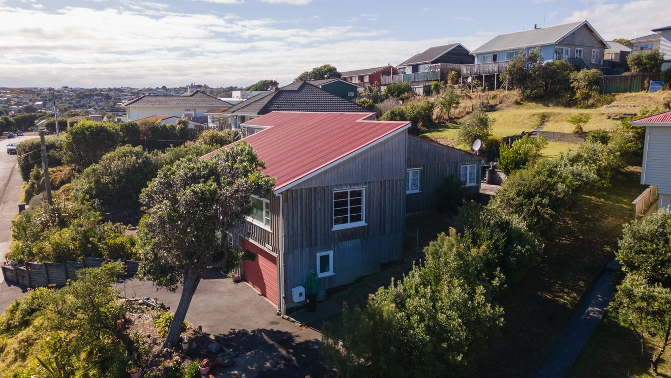 55 Tireti Road, Titahi Bay, Porirua - Carousel 2