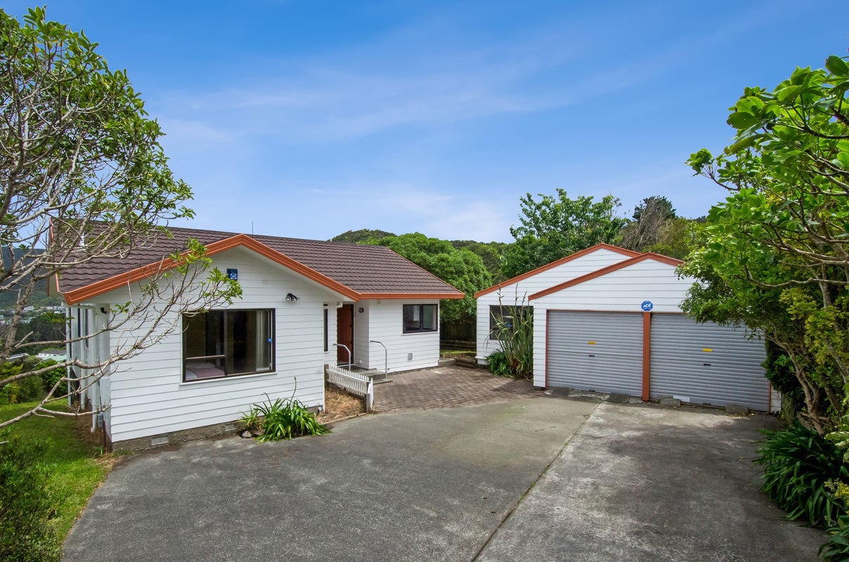 4 Penlington Place, Karori, Wellington - Carousel 2