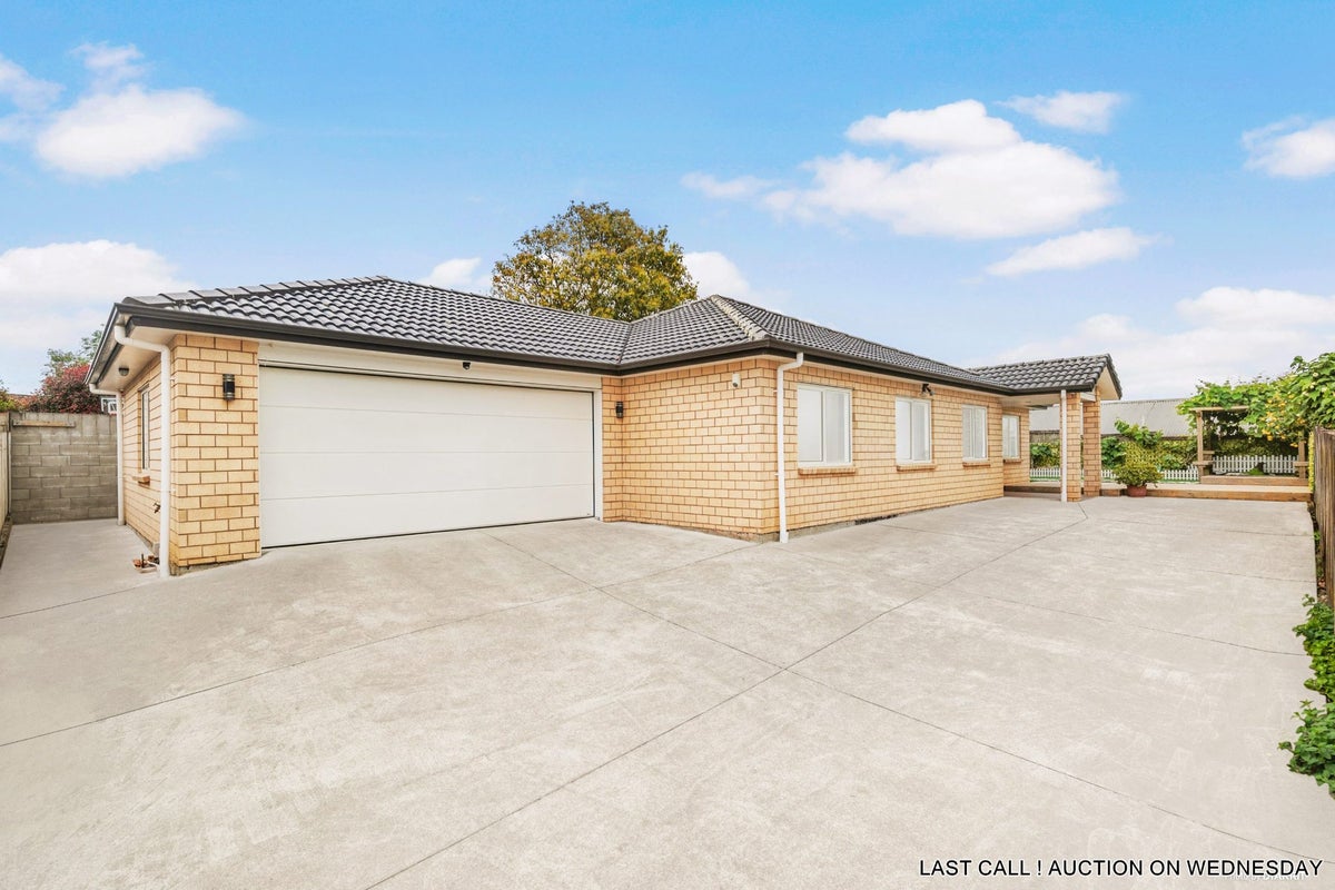 75A Hastie Avenue, Mangere Bridge, Auckland - Carousel 1