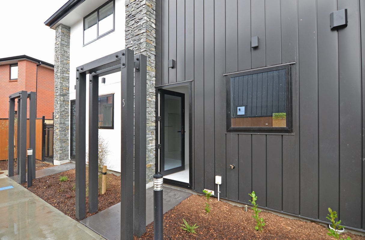 7/5 Milne Crescent, Taita, Lower Hutt - Carousel 1