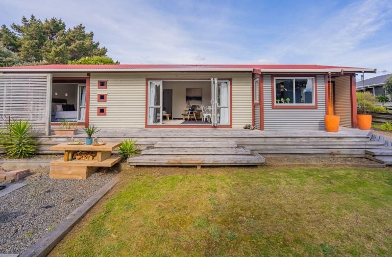 52 Rutherford Drive, Waikanae Beach, Waikanae - Carousel 2