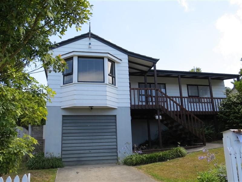8 Leiden Place, Totara Vale, Auckland - Carousel 1