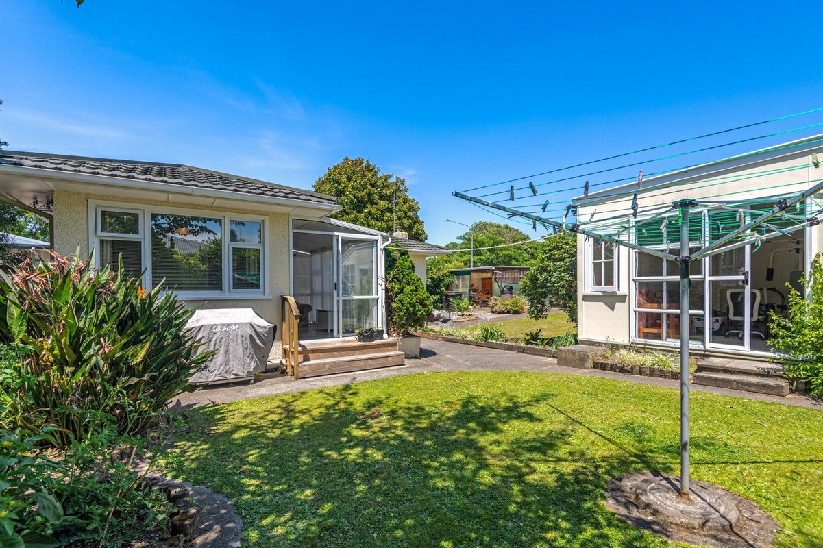 113 Pahiatua Street, Hokowhitu, Palmerston North - Carousel 1