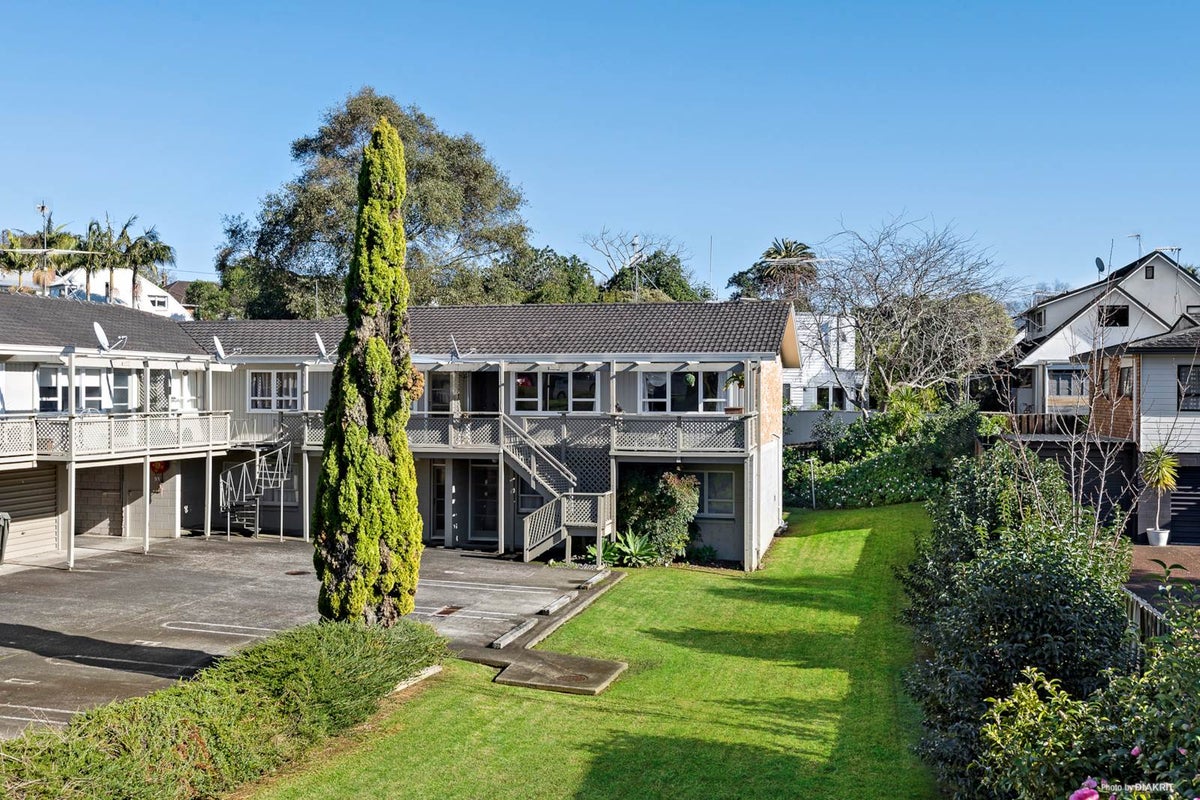 6/170 Queen Street, Northcote Point, Auckland - Carousel 12