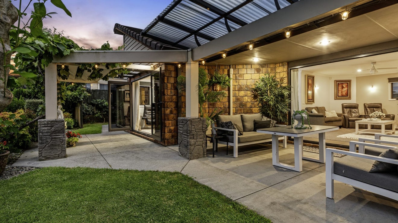 1 Rexford Heights, Pyes Pa, Tauranga - Carousel 1