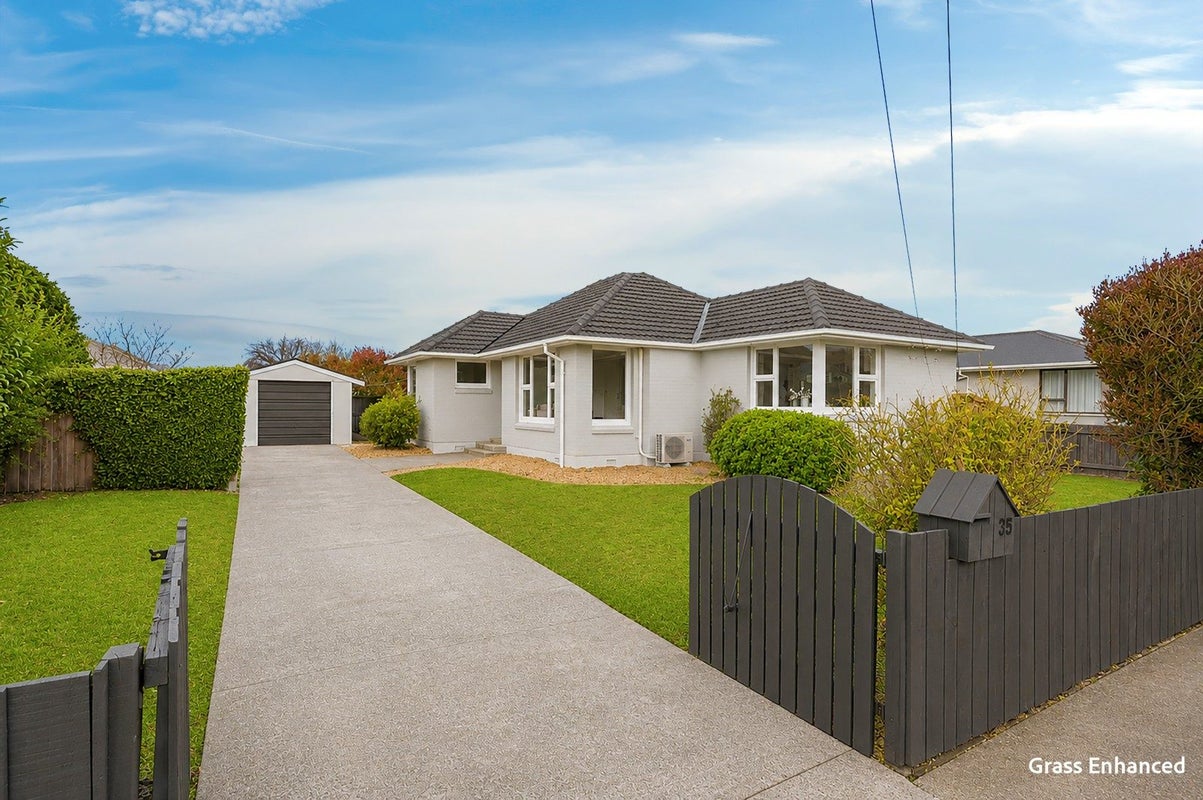 38 Vardon Crescent, Shirley, Christchurch - Carousel 1