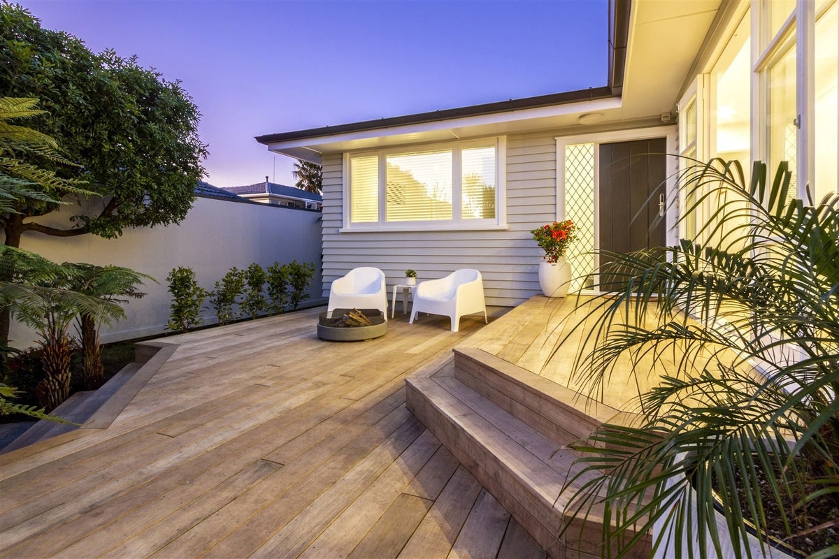 2/11 Pine Ridge Terrace, Hauraki, Auckland - Carousel 2