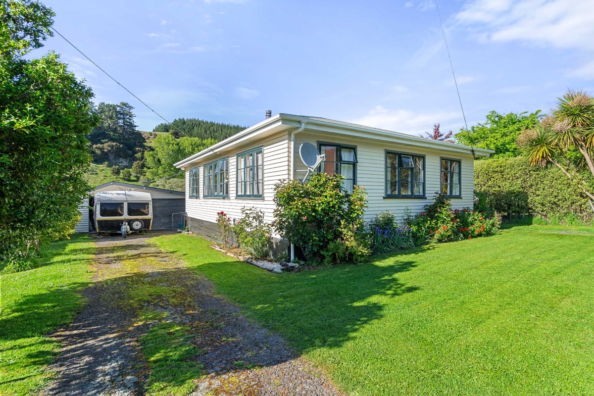 15 Blackhill Road, Tinui - Carousel 21