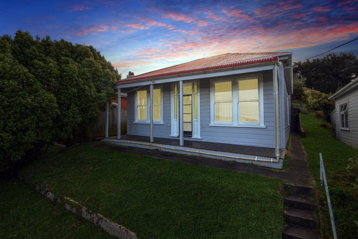 58 Orbell Street, Dalmore, Dunedin - Carousel 1