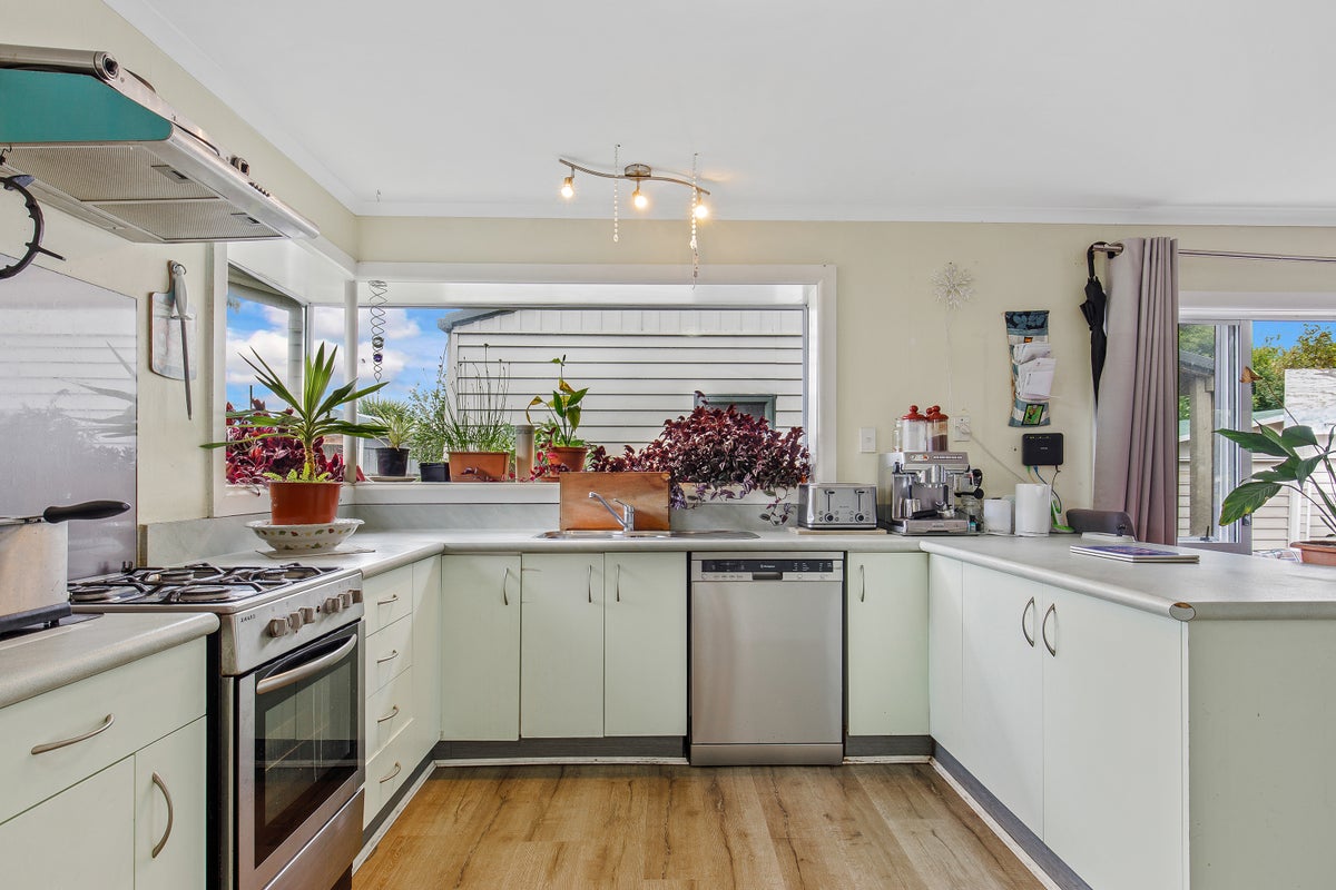 40 Daniels Road, Redwood, Christchurch - Carousel 2