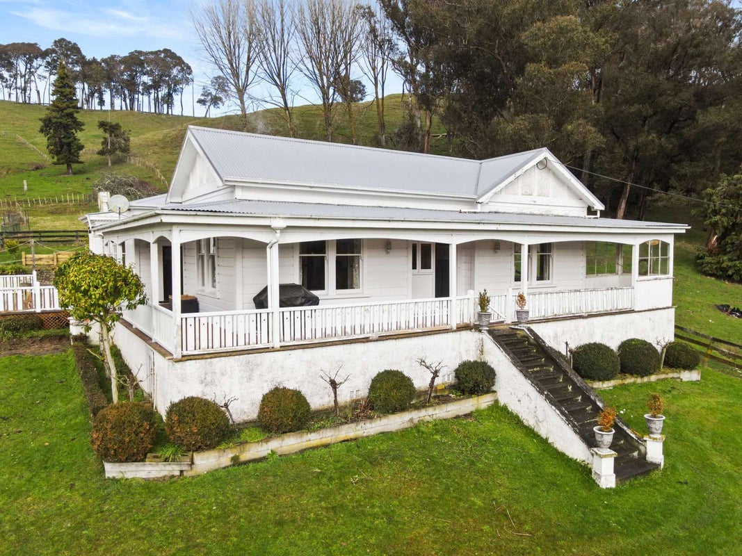 3360 State Highway 1, Hunterville, Hunterville - Carousel 1