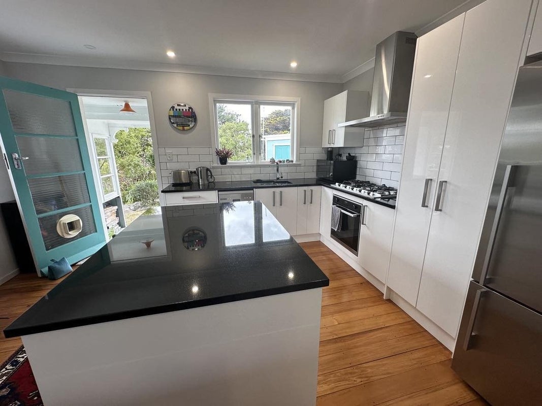 15 Karaka Grove, Raumati Beach, Paraparaumu - Carousel 2