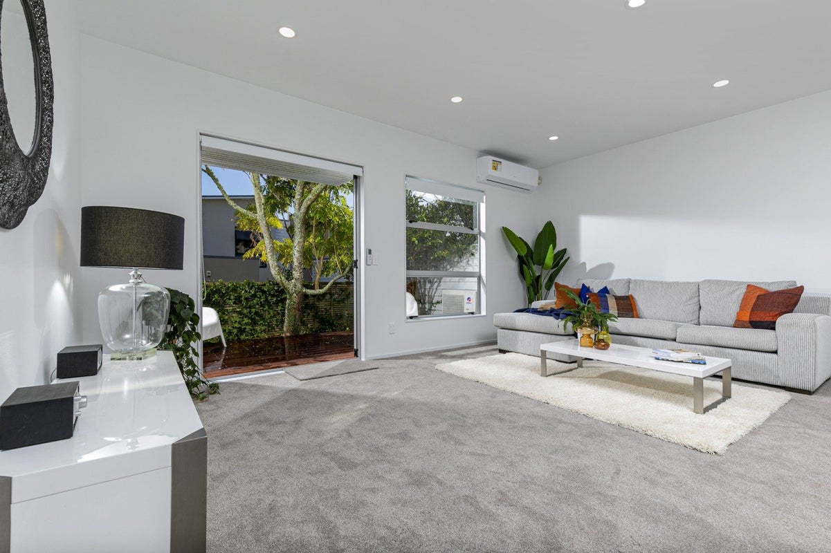21/40 Scarlet Oak Drive, Schnapper Rock, Auckland - Carousel 2