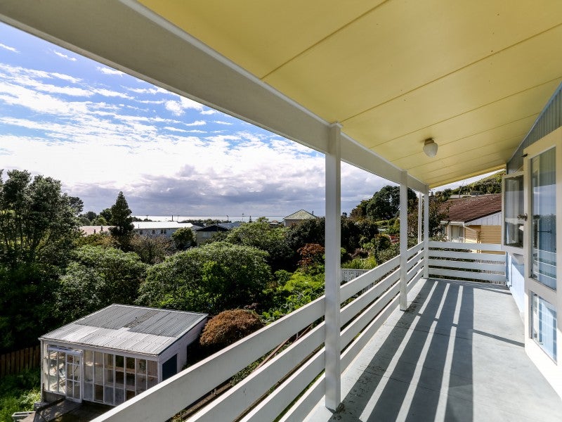 102 South Road, Blagdon, New Plymouth - Carousel 1