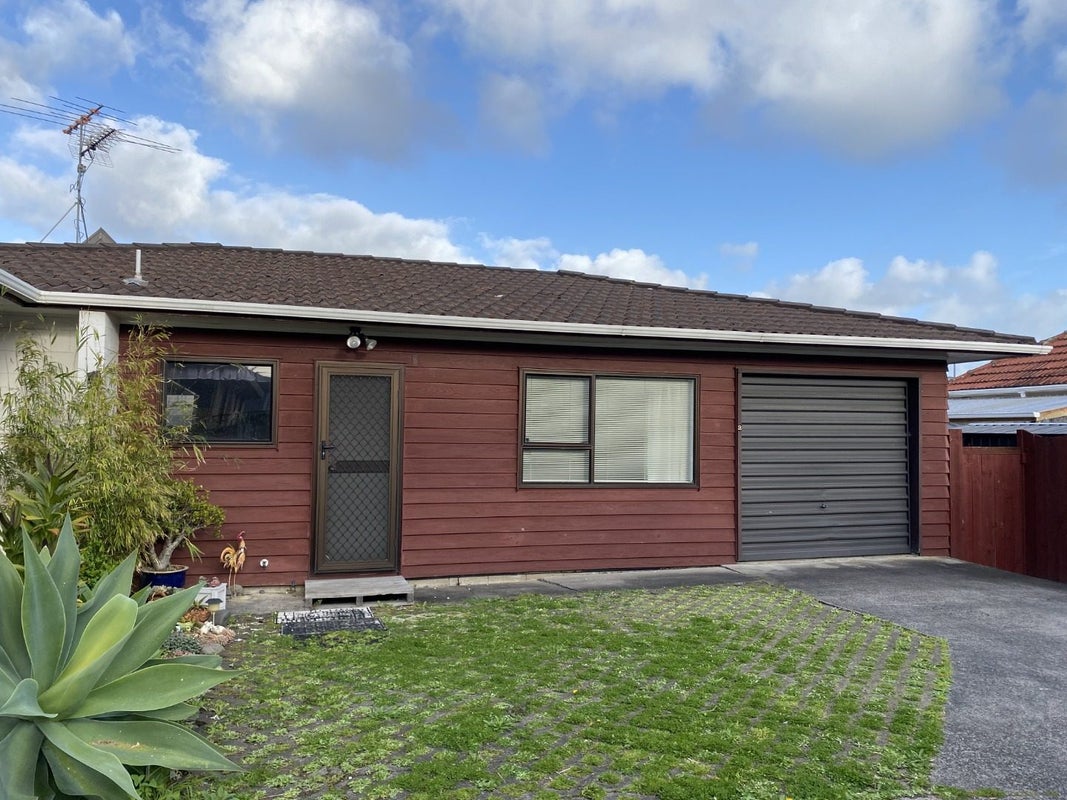 2/86 Howe Street, Howick, Auckland - Carousel 2