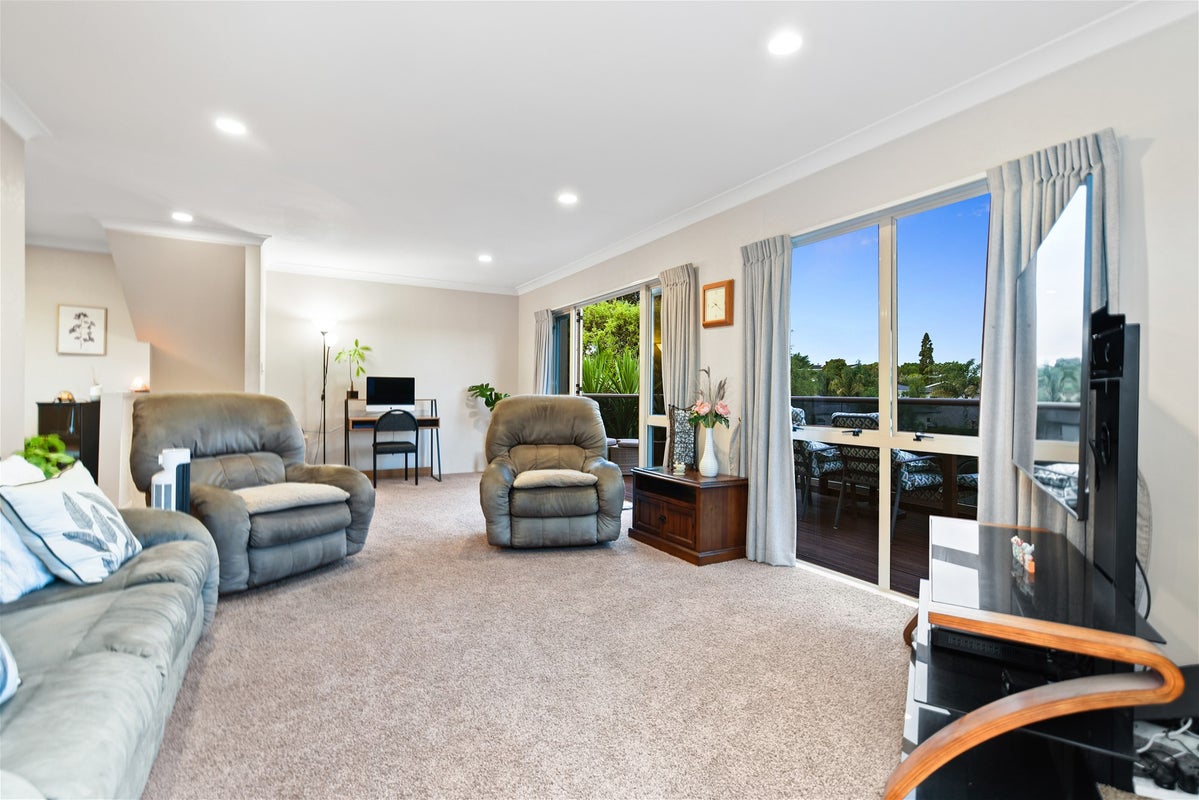 68 St Andrews Terrace, St Andrews, Hamilton - Carousel 2