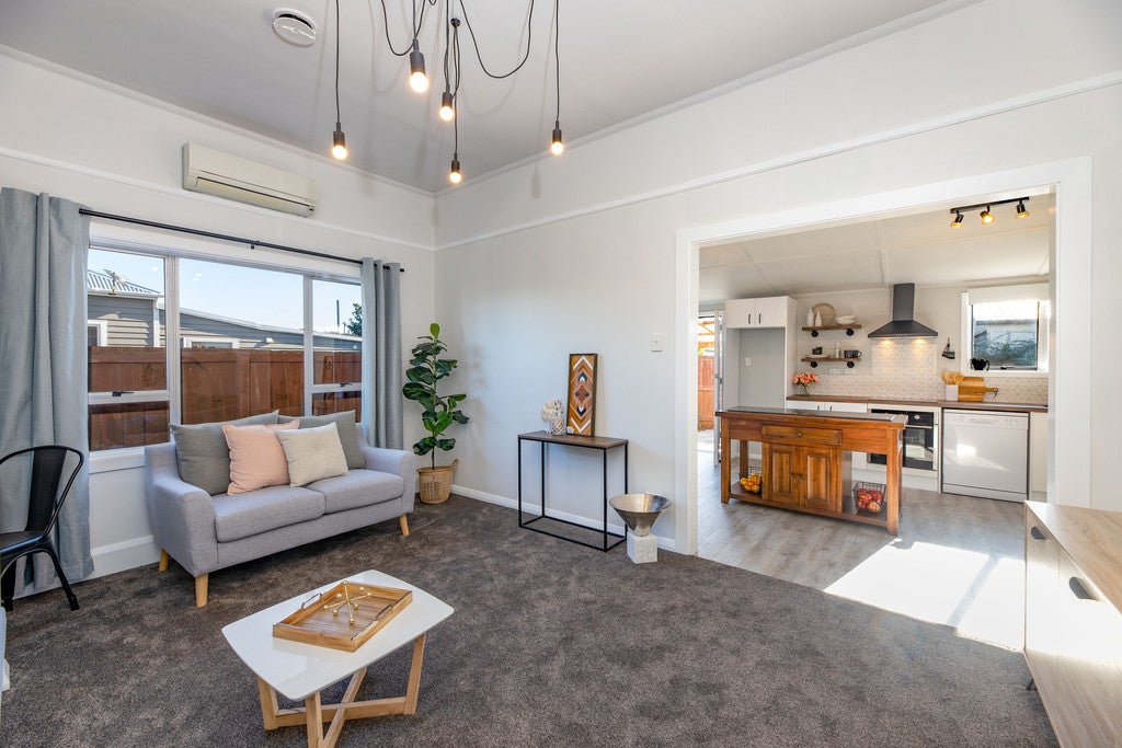 1/7 Seymour Street, Hornby, Christchurch - Carousel 2