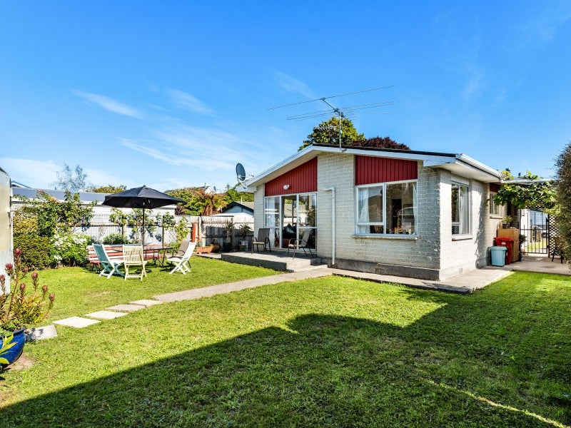 1/13 Bentinck Street, Wallaceville, Upper Hutt - Carousel 1