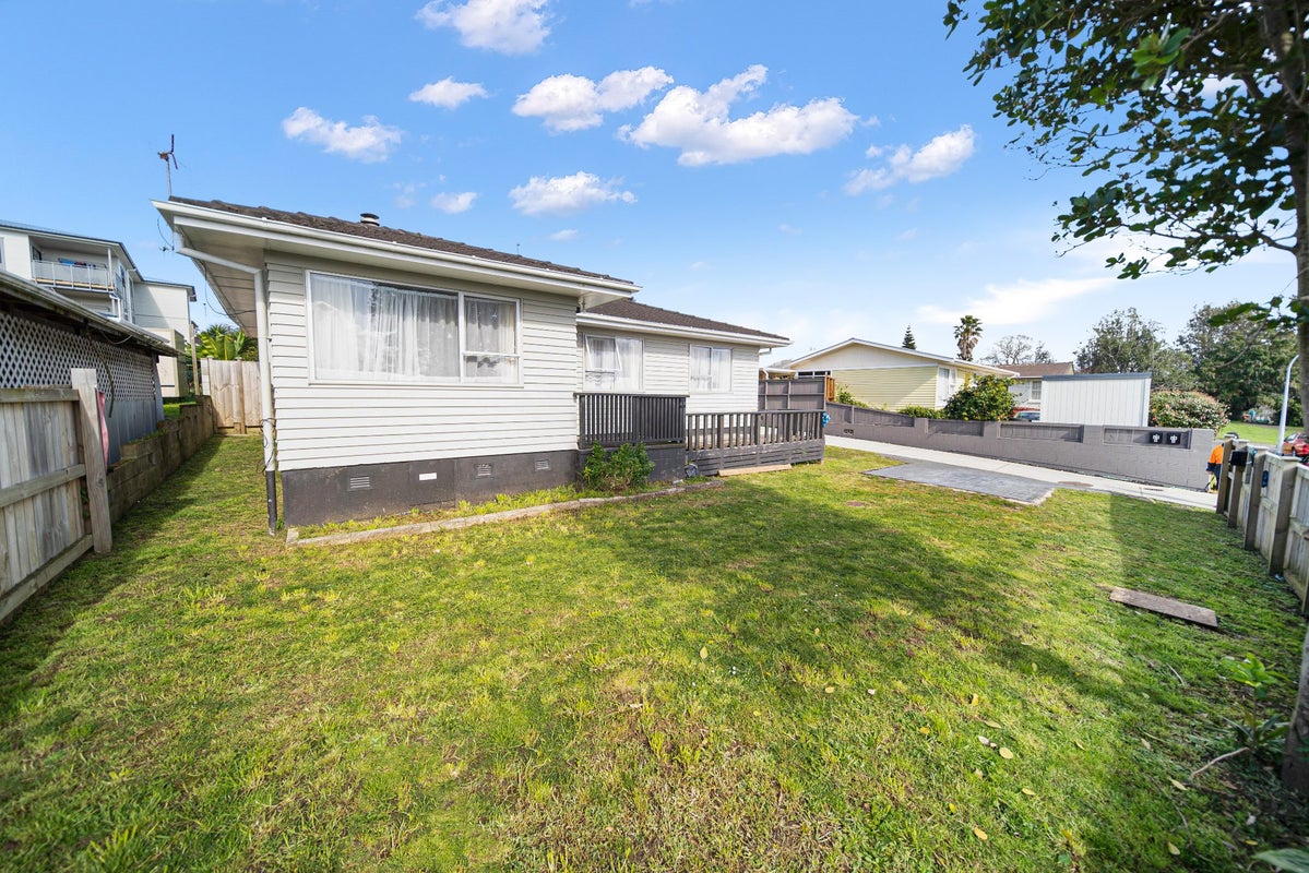48 Kemble Close, Mangere, Auckland - Carousel 1