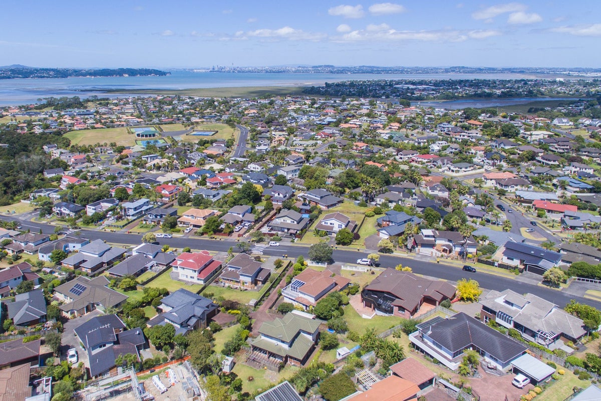 71 Lagoon Way, West Harbour, Auckland - Carousel 37