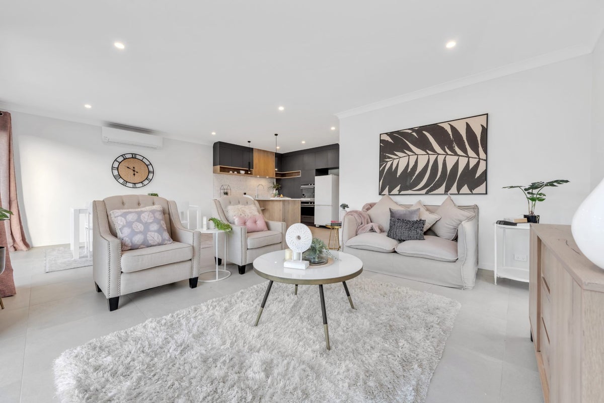 21A Marine Garden Crescent, Beachlands, Auckland - Carousel 1