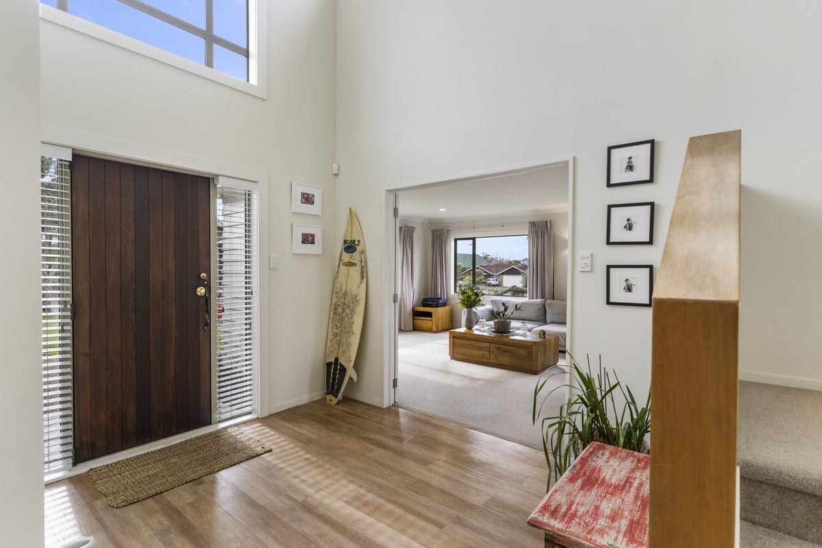 6 San Fernando Way, Henderson, Auckland - Carousel 2