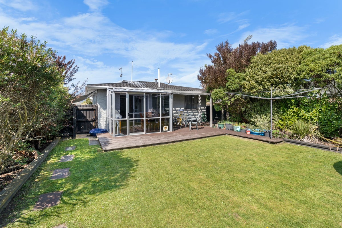 2/20A Downing Street, Hoon Hay, Christchurch - Carousel 1