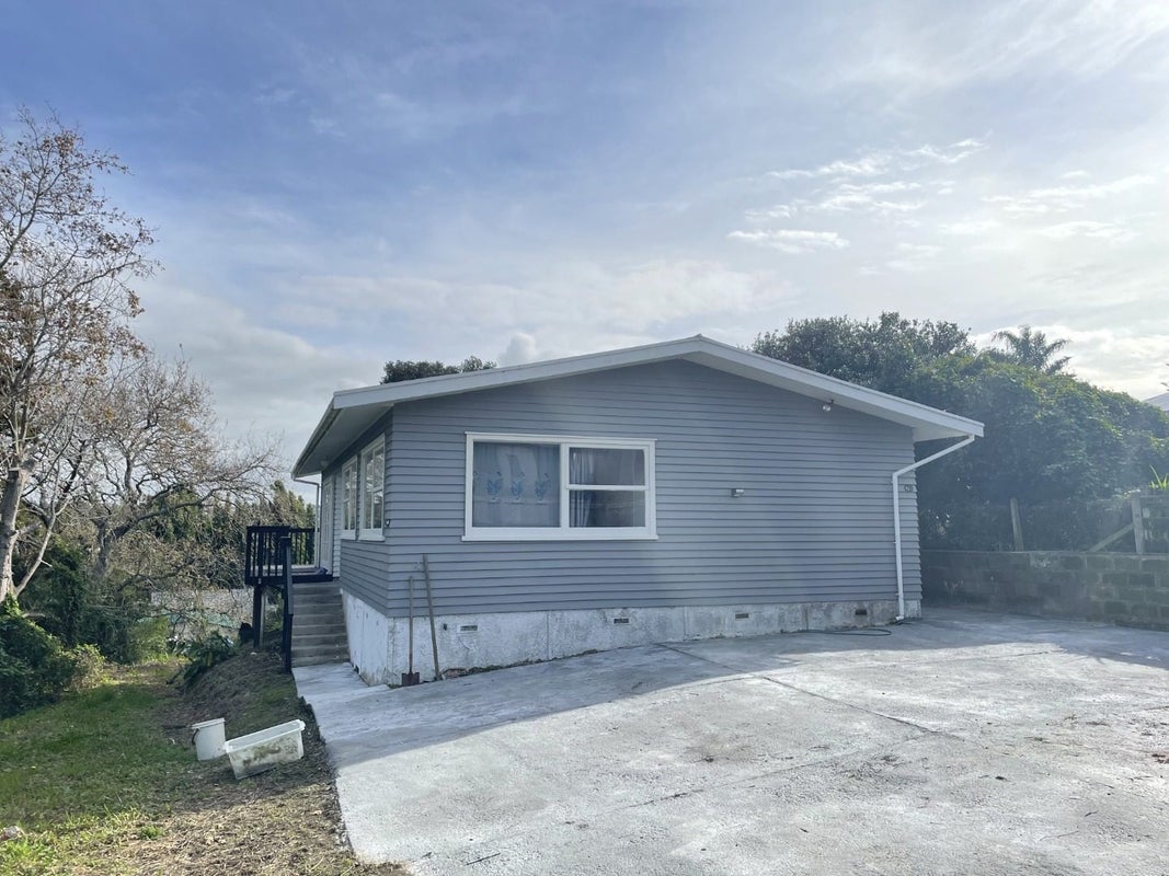 5A Springbank Lane, Te Atatu Peninsula, Auckland - Carousel 1