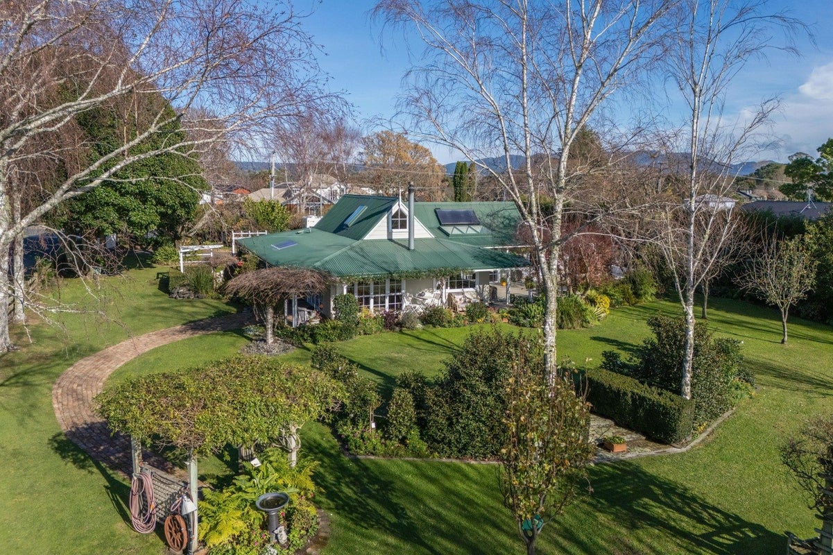 42 Kayelene Place, Omokoroa, Omokoroa - Carousel 1