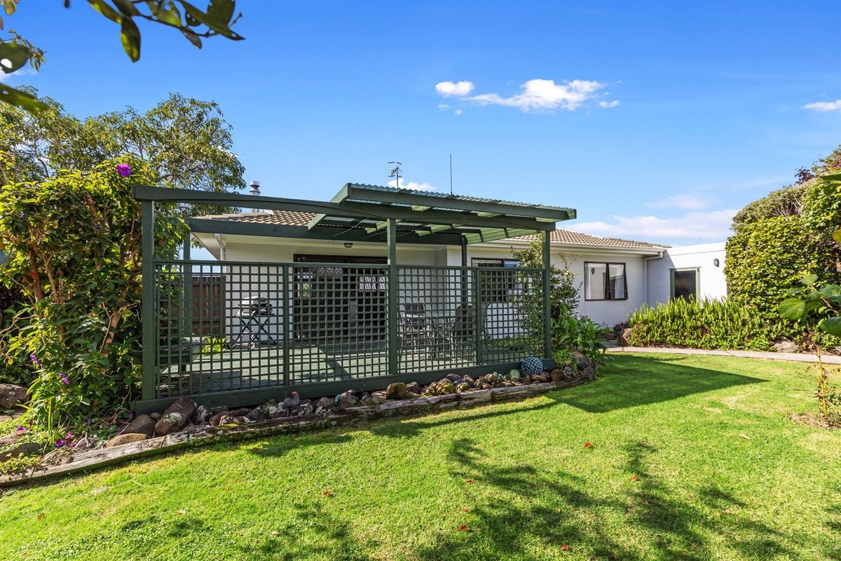 12 Lochinvar Place, Hairini, Tauranga - Carousel 1