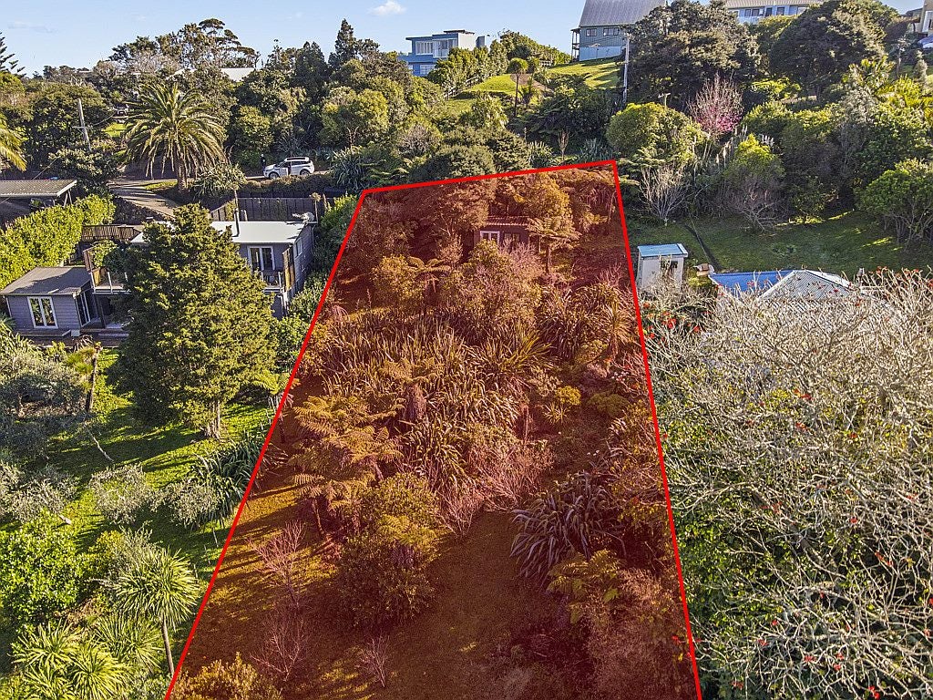 17 Giles Road, Ostend, Waiheke Island - Carousel 4