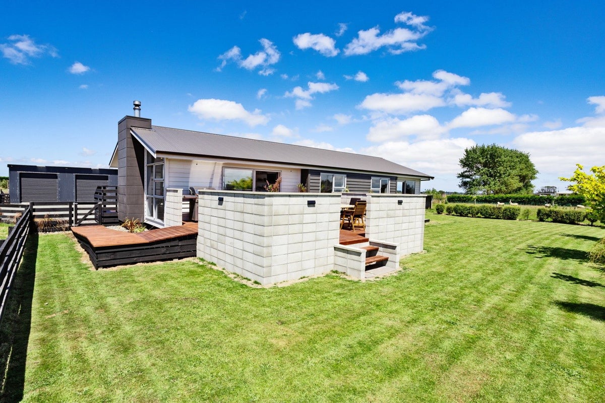 12 Dowling Road, Longbush, Invercargill - Carousel 1