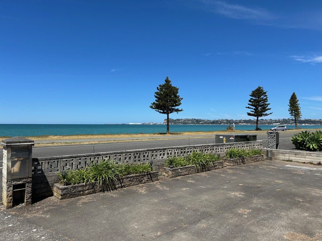 1/80 The Esplanade, WESTSHORE, NAPIER - Carousel 2
